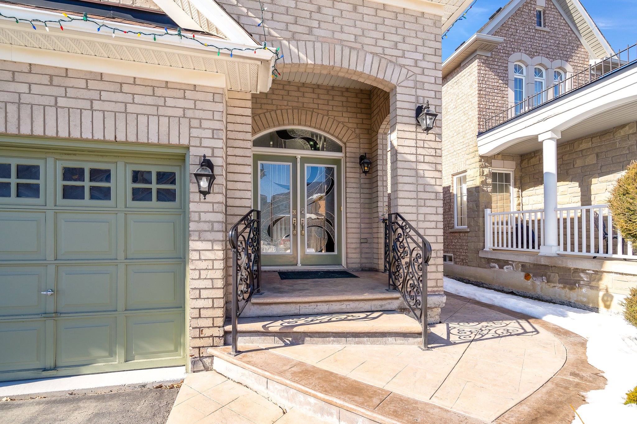 8 Bonistel Crescent, Brampton, ON L7A 2R3, CA Photo 2