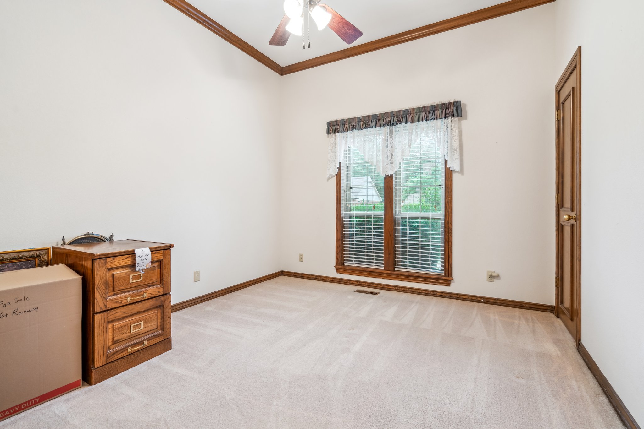 8 Brentwood Pl_033.jpg