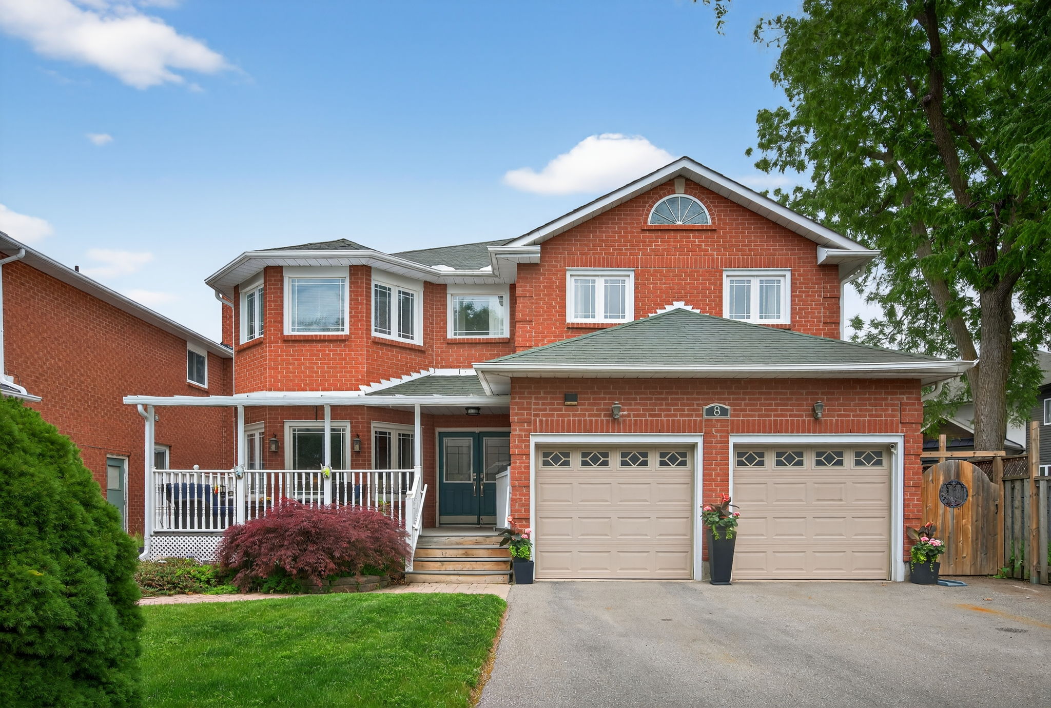 8 Bridle Ct Courtice, ON L1E 2B1