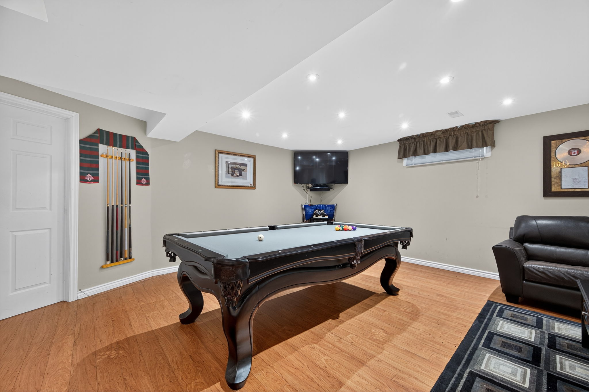 8 Bridle Ct Courtice, ON L1E 2B1
