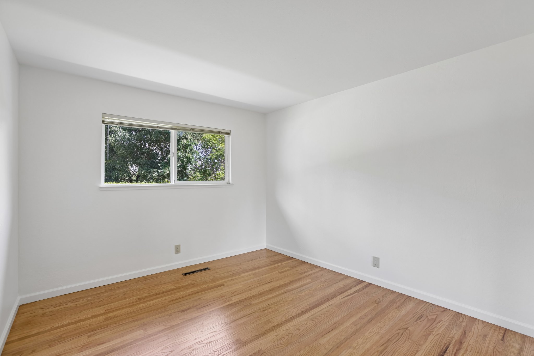 Bristol Ct-S2805-019.jpg