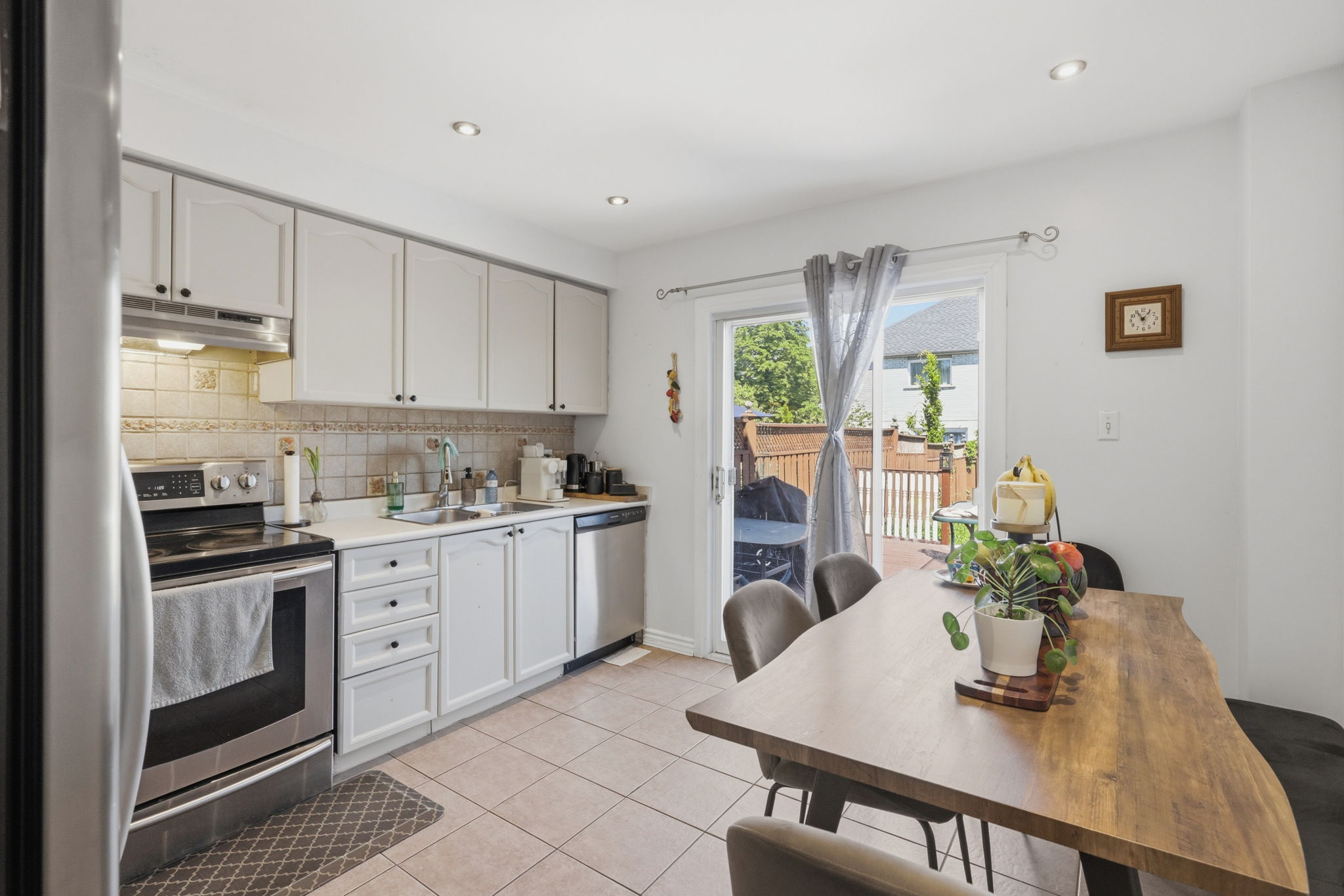 Property in Brampton — delivered property photograph 8