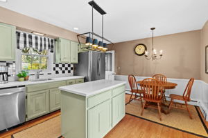 Kitchen/Breakfast Area