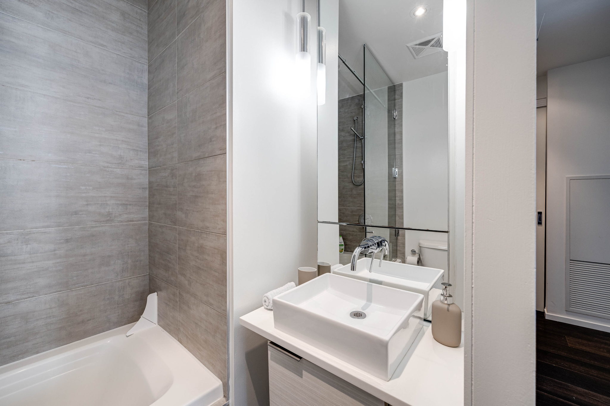 Toronto property showcase — delivered property photograph 11