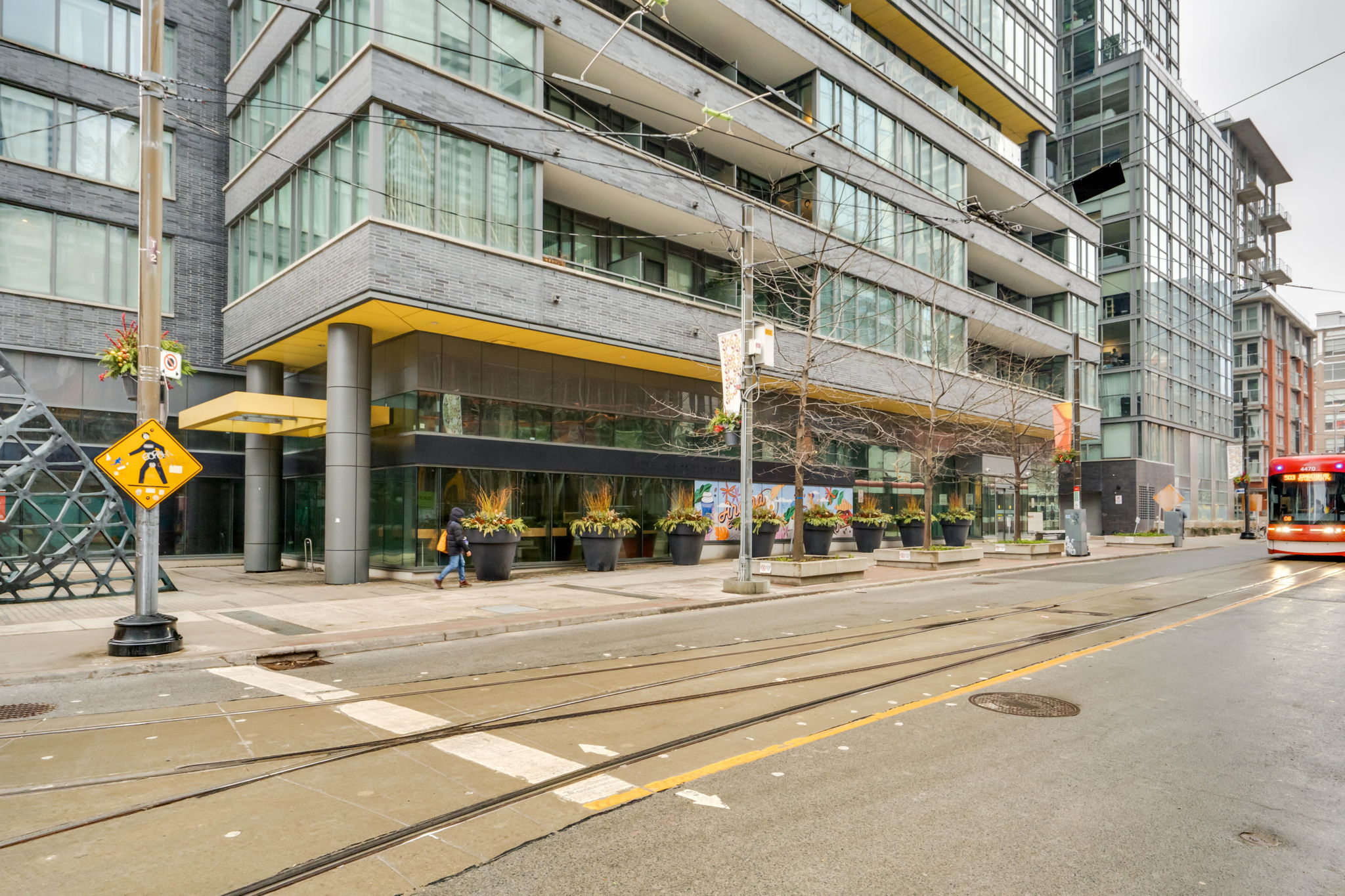8 Charlotte St Unit 1301 Toronto, ON M5V 0K4