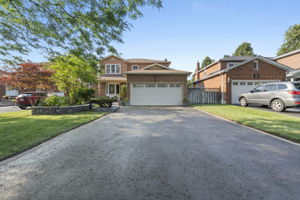 8 Christaller Ct