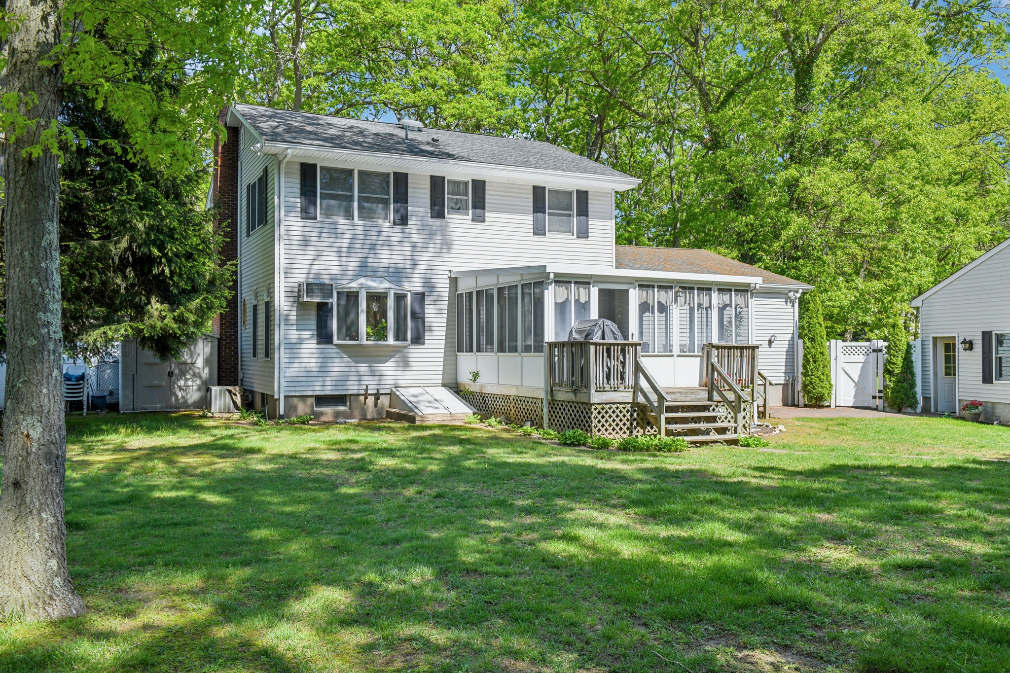 Clover Dr-0905-033.jpg