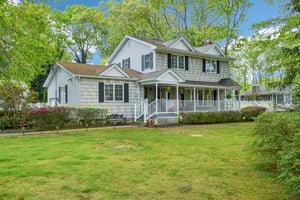 Clover Dr-0905-002.jpg