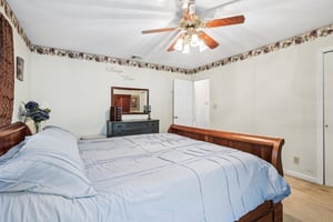 Clover Dr-0905-029.jpg