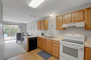 Flow between kitchen and dining areas