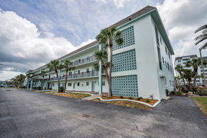 Front Exterior4