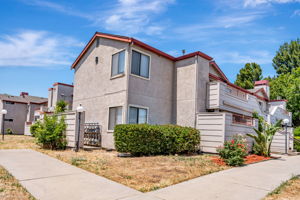 001_ 8 Lancaster Cir 130 