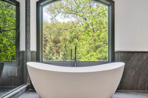 9F-Soaking Tub & Nature