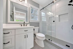 10C-EnSuite Bathroom
