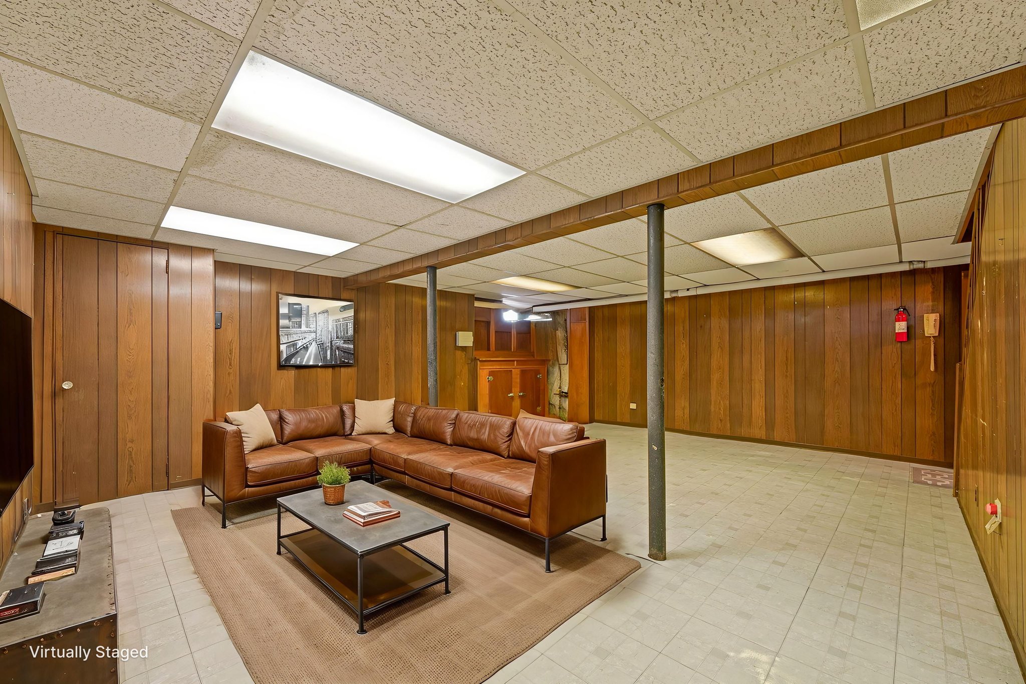 19146 Final 0032 virtually staged.jpeg