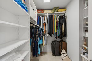 Walk-in Closet