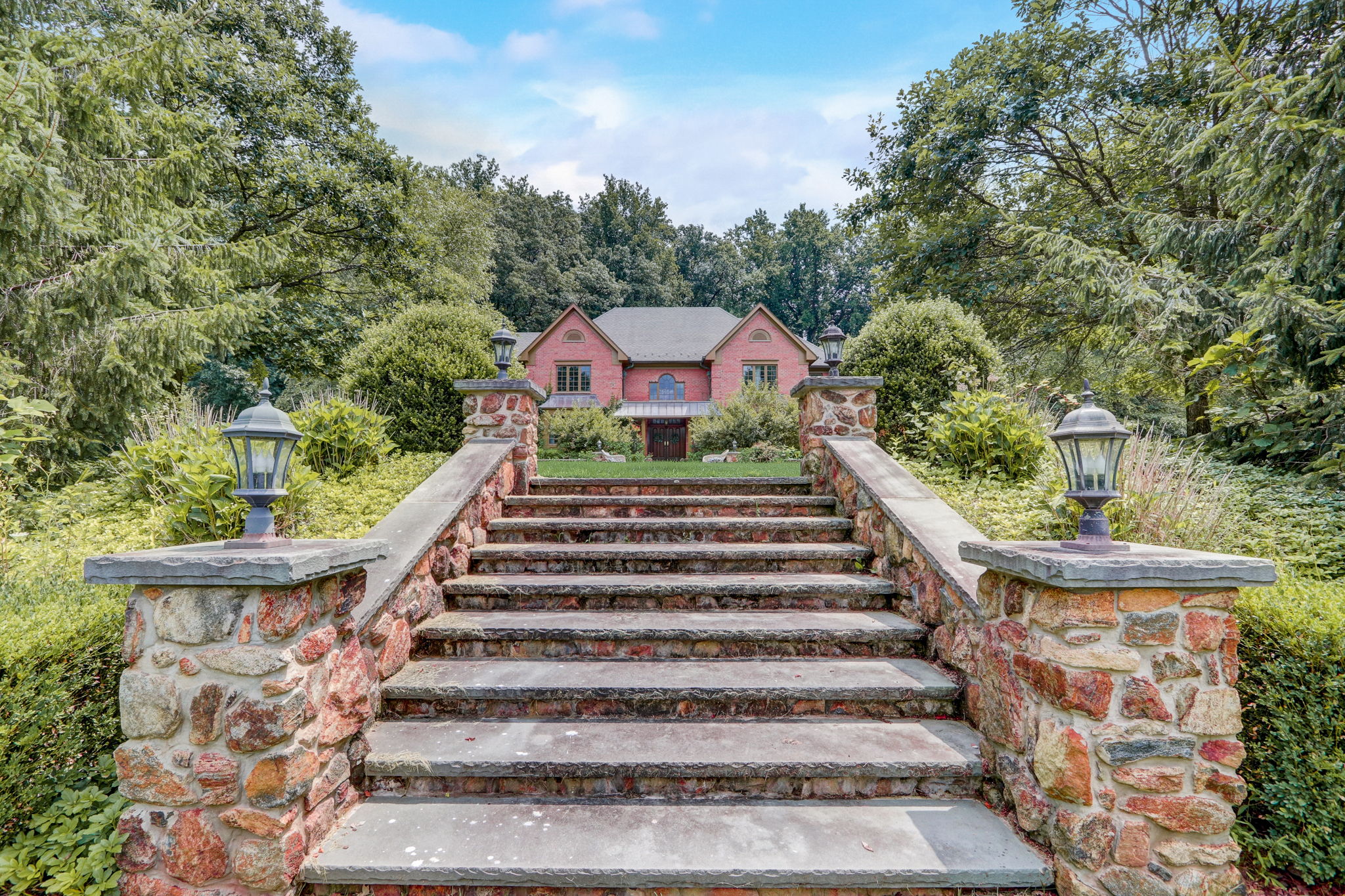 Mill Pond Rd - 090