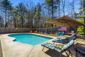 8 Muirfield Dr, Stratham, NH 03885, USA Photo 3