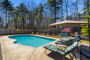 8 Muirfield Dr, Stratham, NH 03885, USA Photo 4