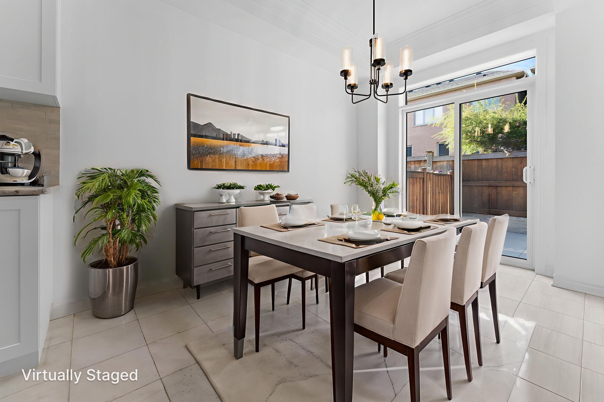 DSC06421 virtually staged.jpeg