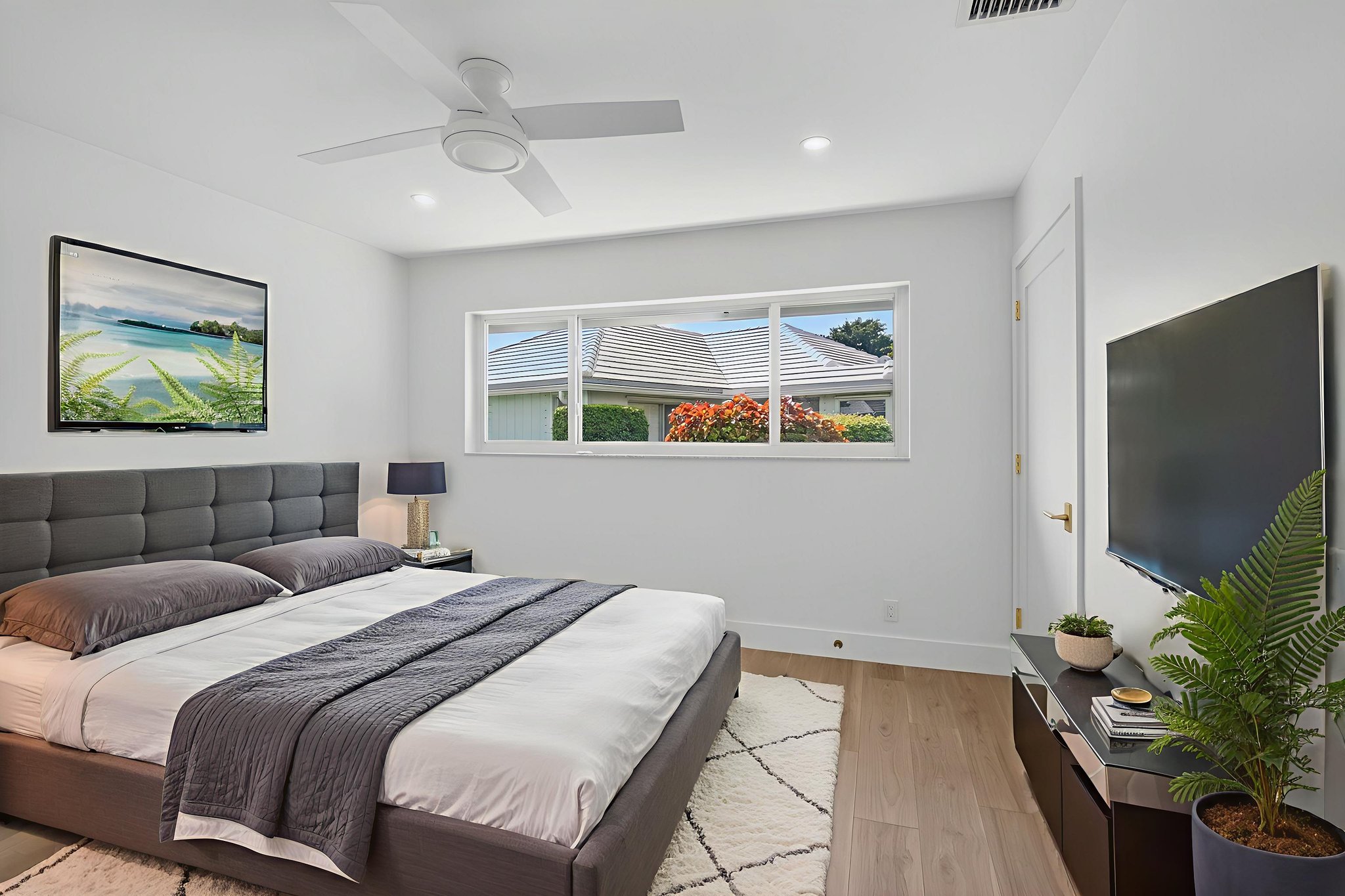 DSC_8840 virtually staged.jpeg