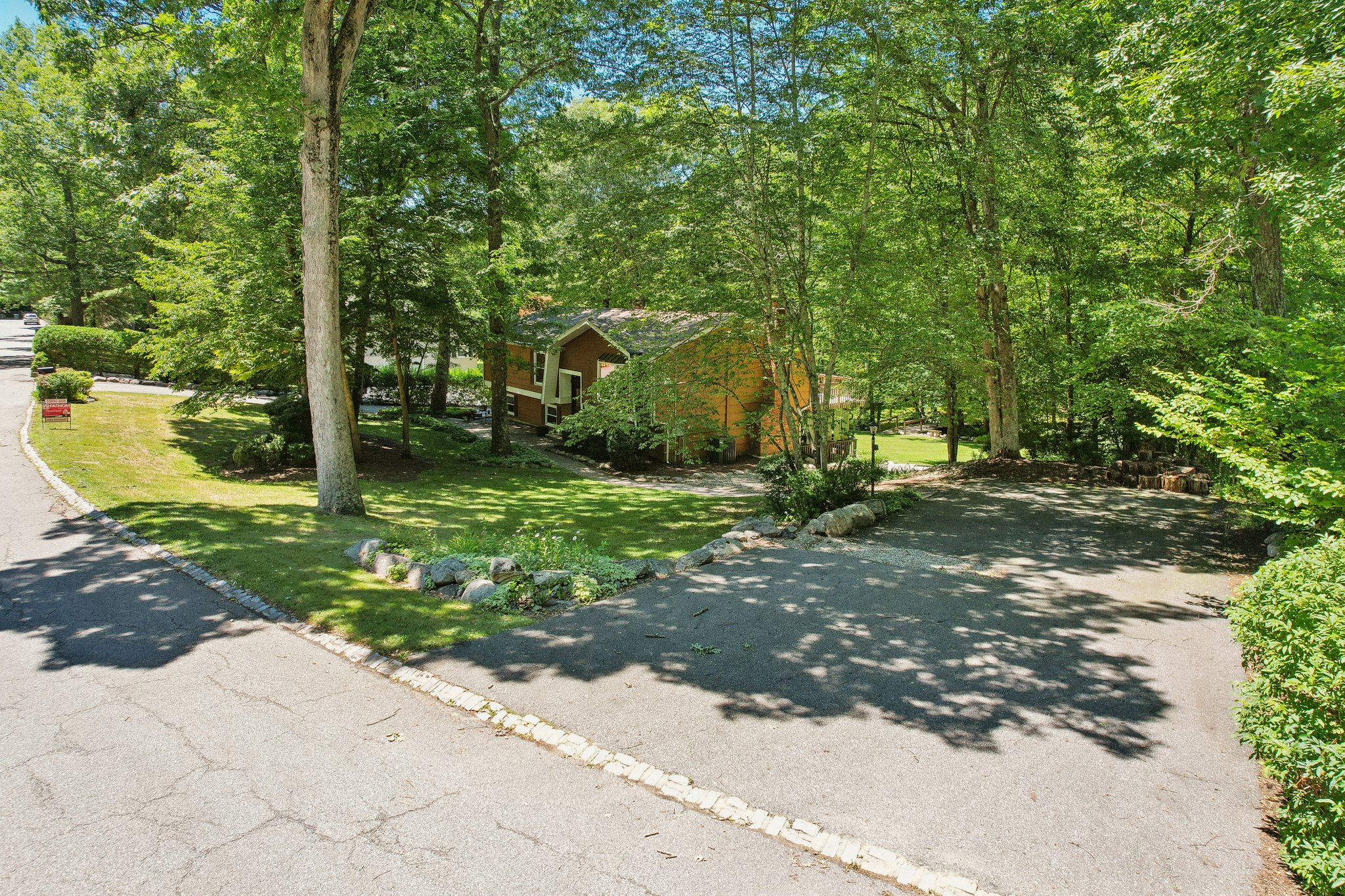 Tall Oaks Dr-006.jpg