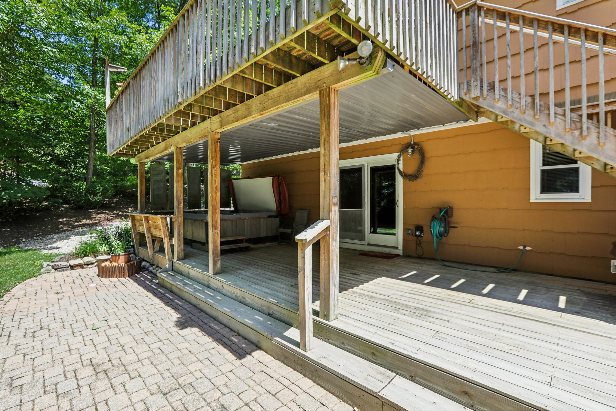 Tall Oaks Dr-002.jpg