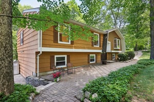 Tall Oaks Dr-001.jpg