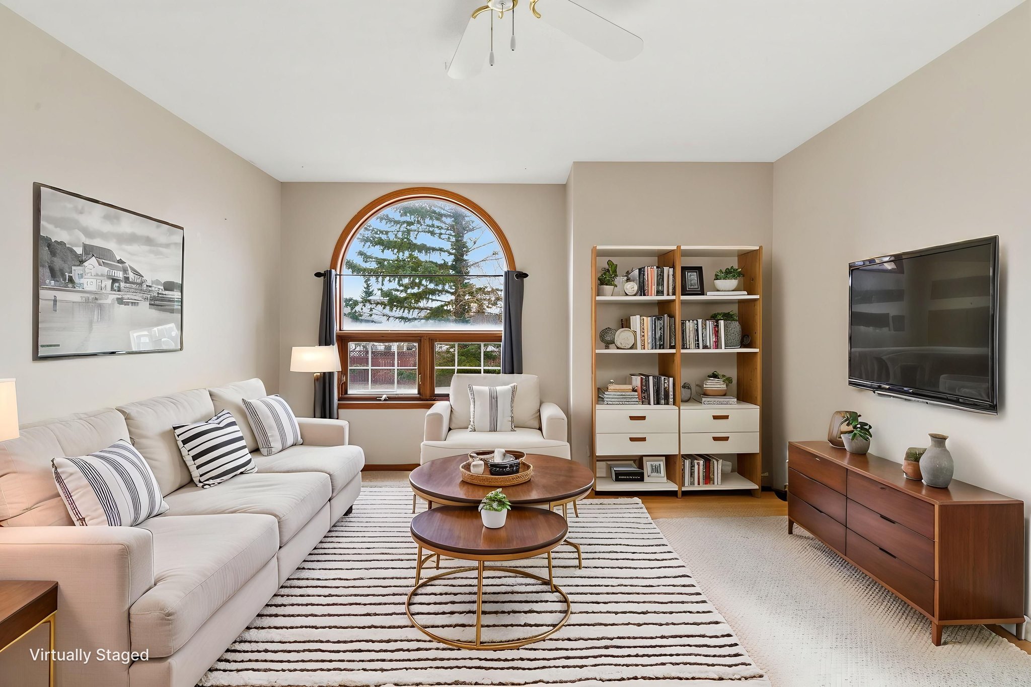DSC09191 virtually staged.jpeg