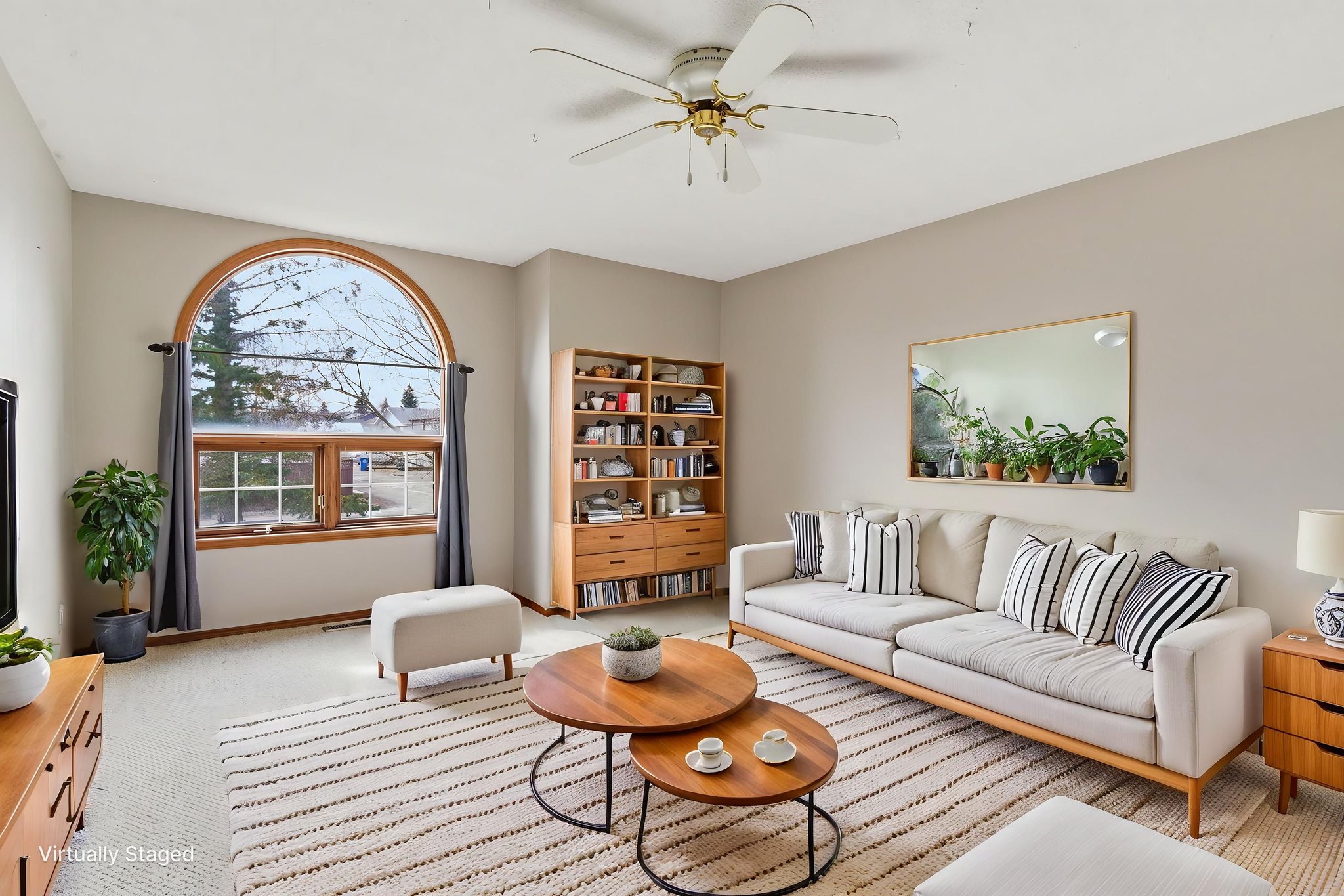 DSC09194 virtually staged.jpeg