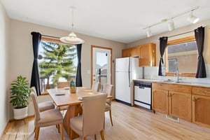 DSC09209 virtually staged.jpeg