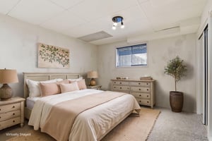 DSC09170 virtually staged.jpeg