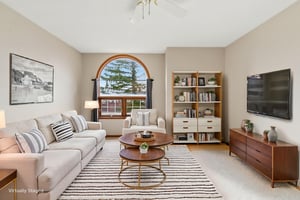 DSC09191 virtually staged.jpeg