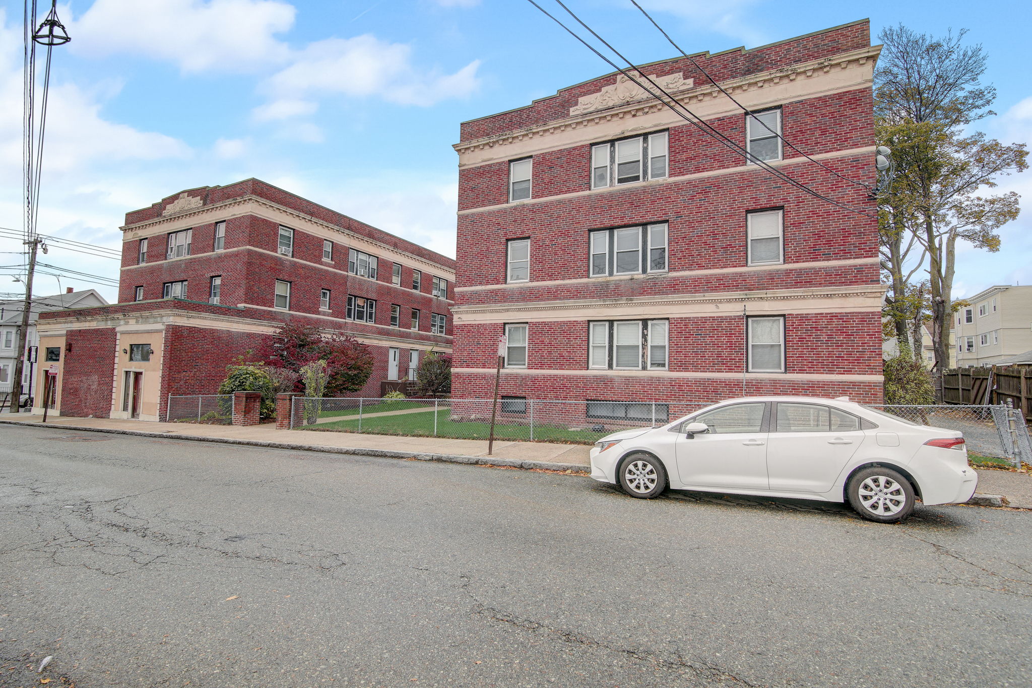 Walnut Street #7-002