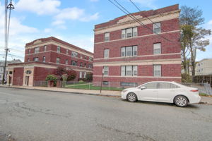 Walnut Street #7-002