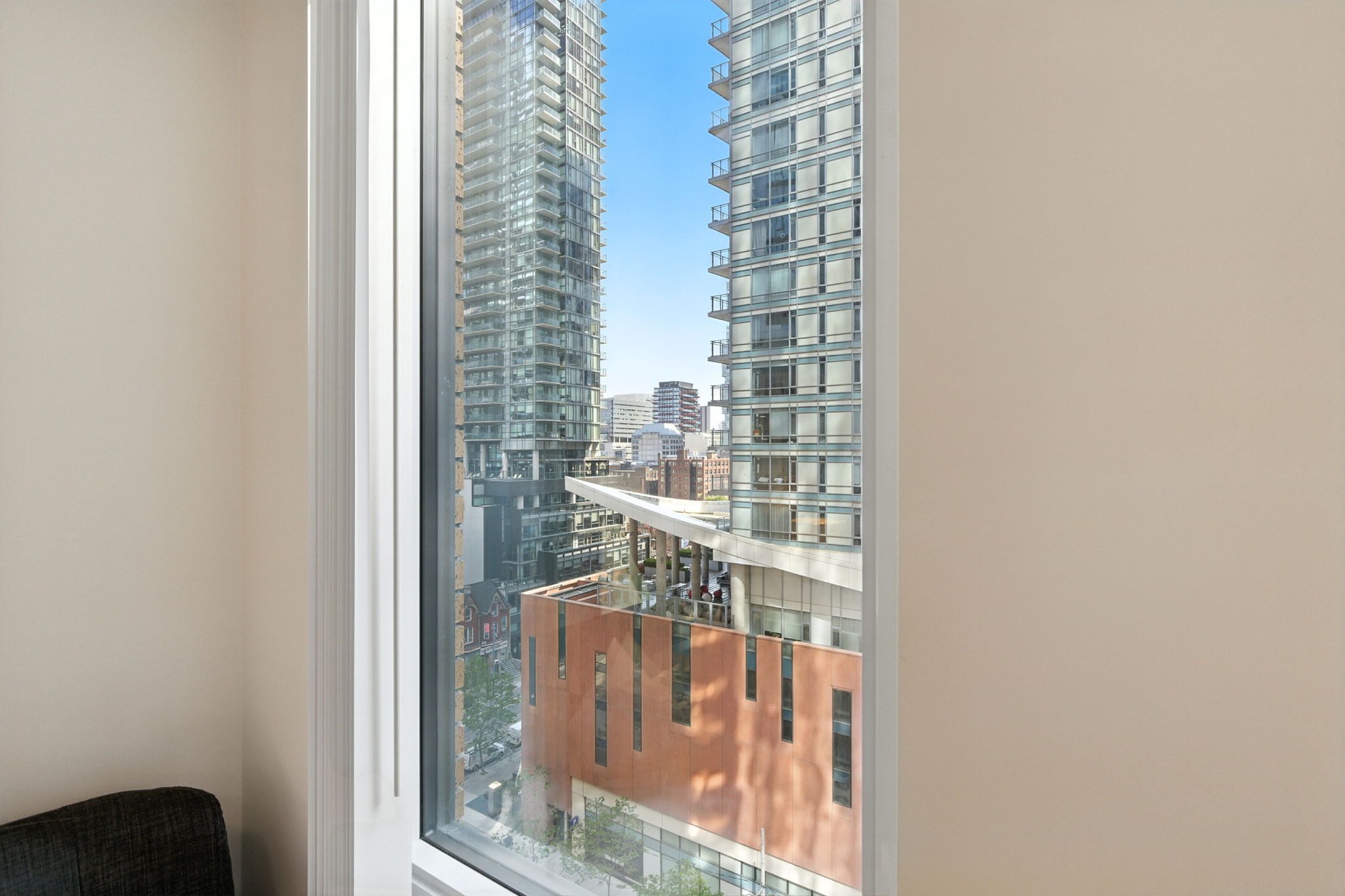 Toronto property showcase — delivered property photograph 16