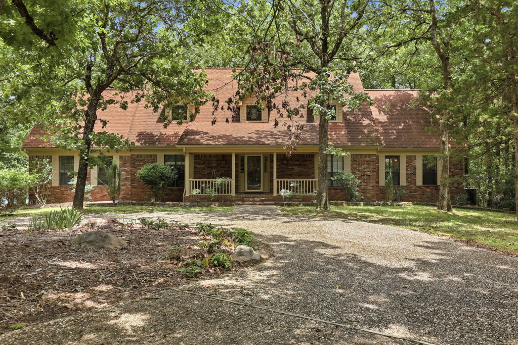 Residential in Roland, Arkansas, real estate media by Avery & Bryant