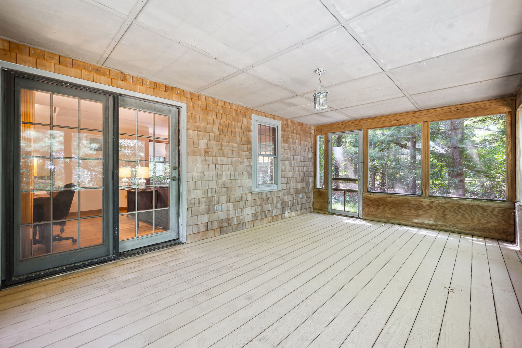 Screened-in Porch