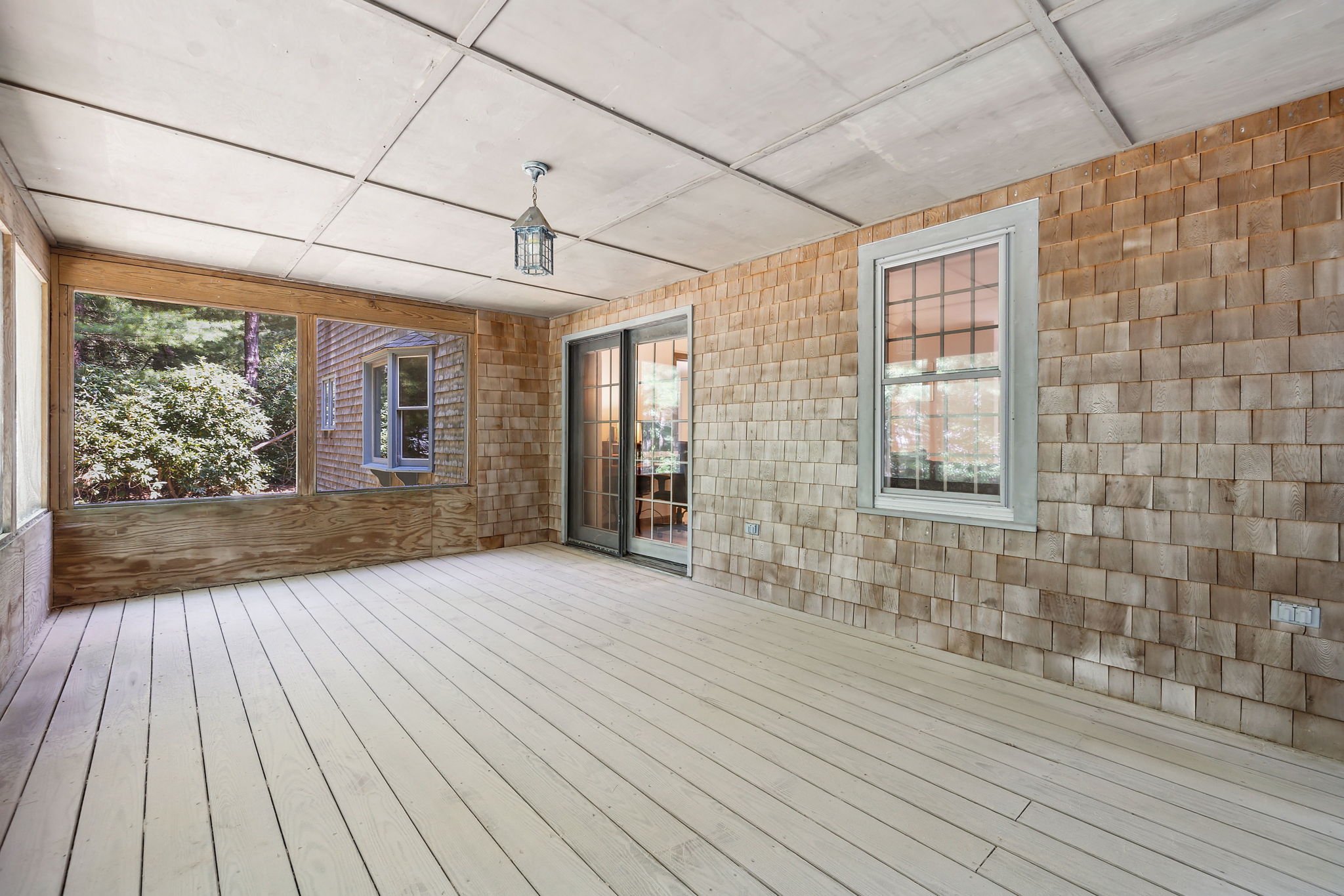 Screened-in Porch