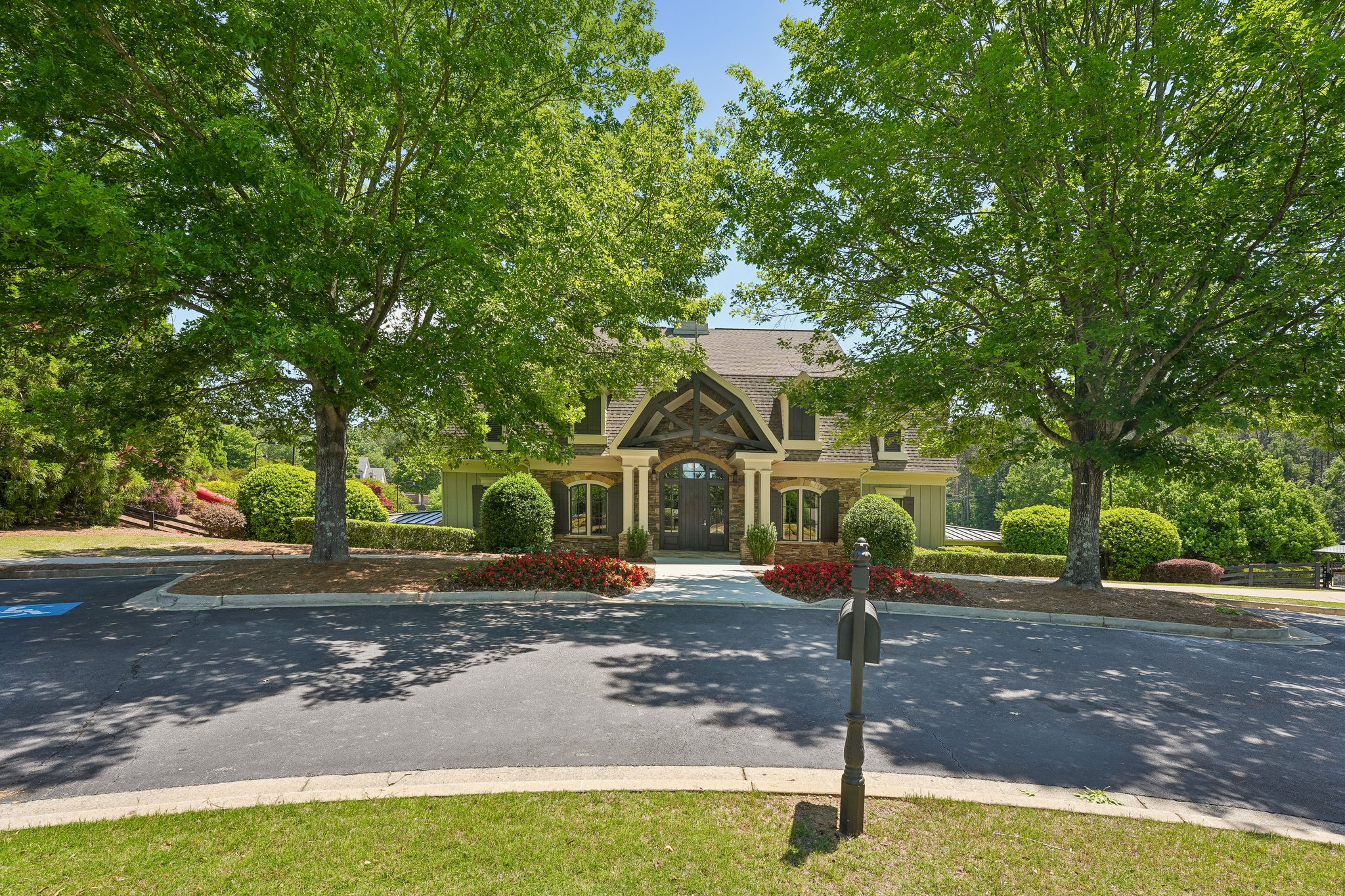Alderberry Ct-1905-906.jpg