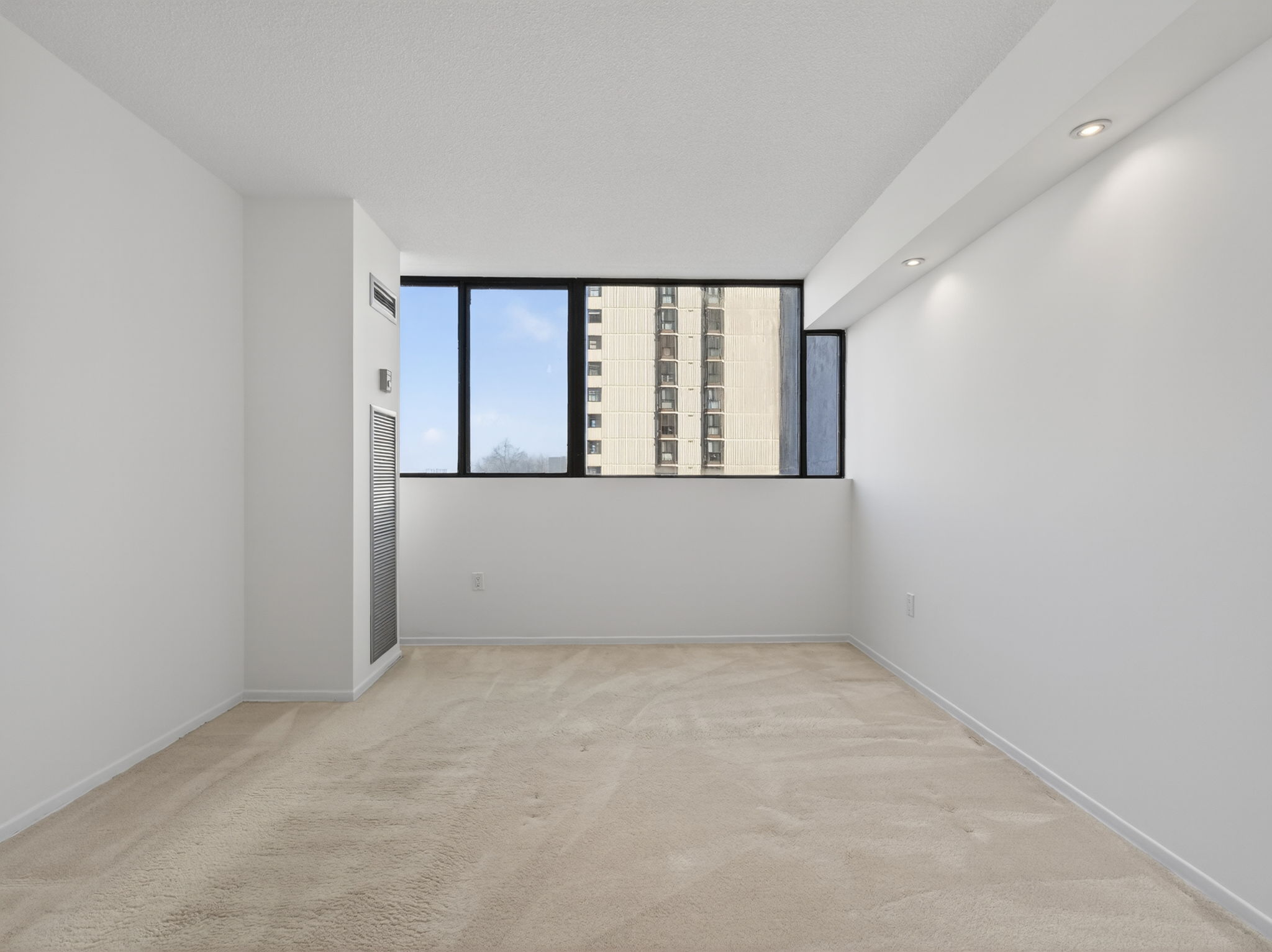 80 Antibes Dr Unit 603 Toronto, ON M2R 3N5
