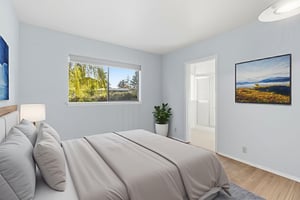 _DSC8019 (2) virtually staged.jpeg