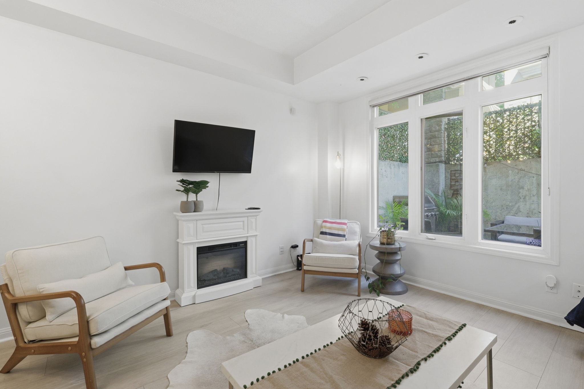 Property in Toronto — delivered property photograph 12