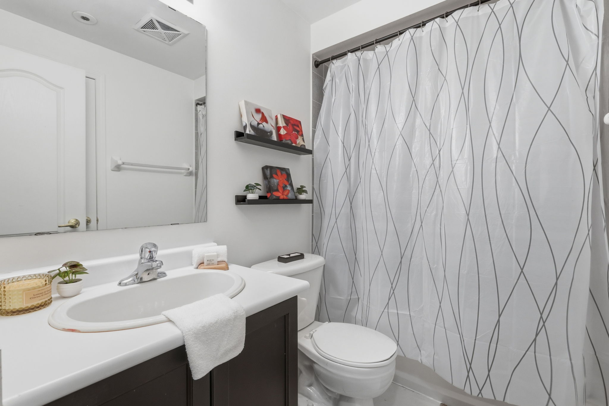Property in Toronto — delivered property photograph 13