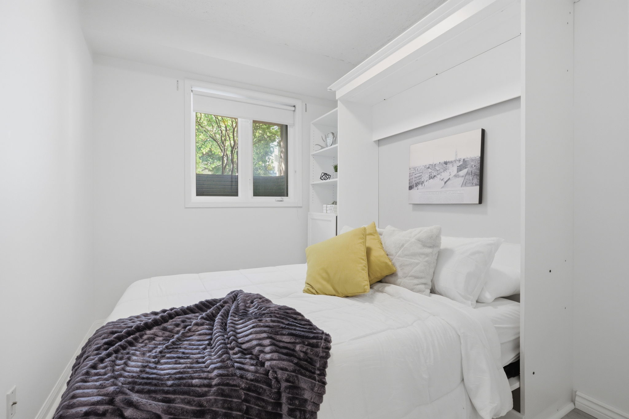 Property in Toronto — delivered property photograph 14