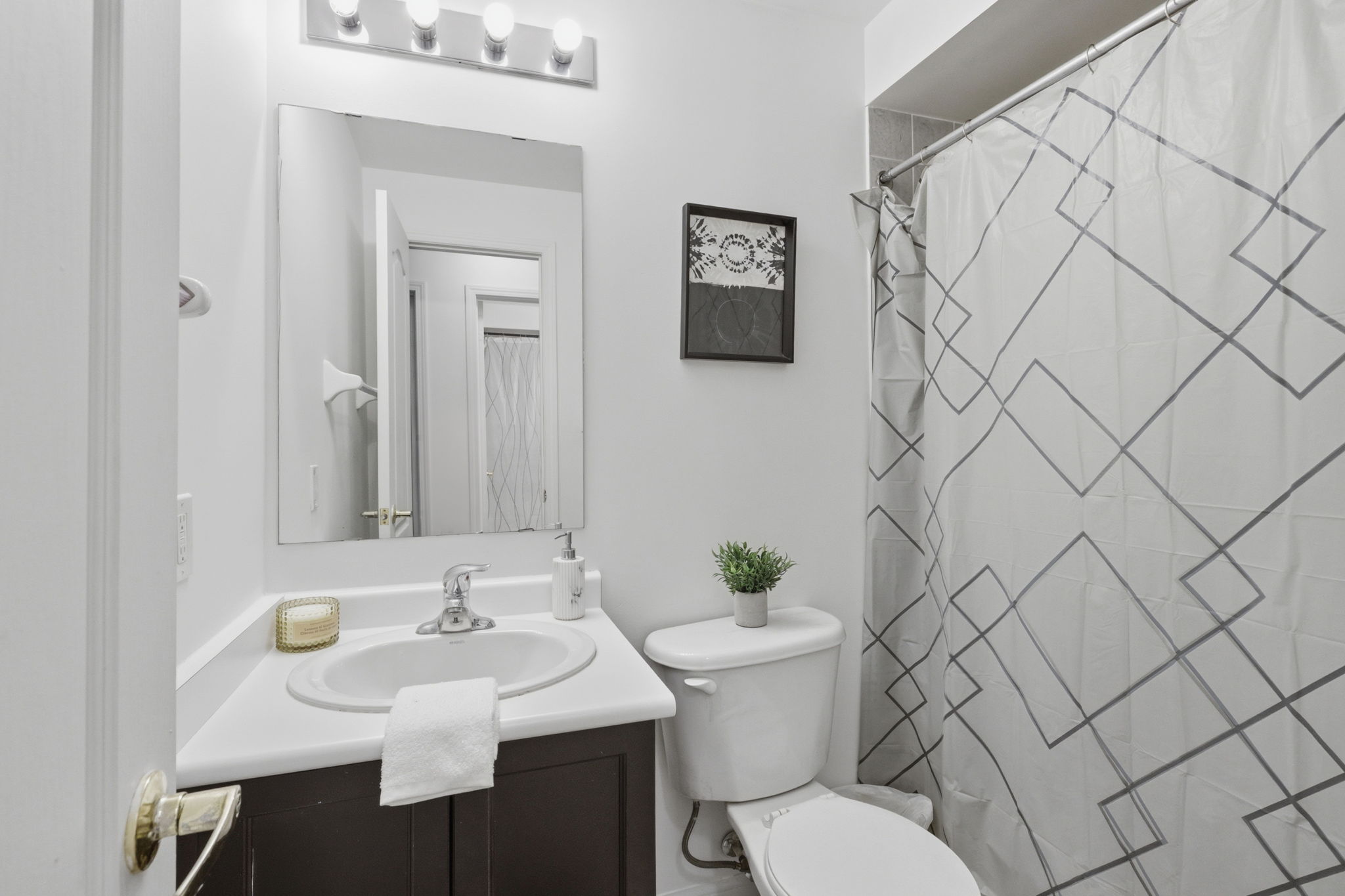 Property in Toronto — delivered property photograph 18