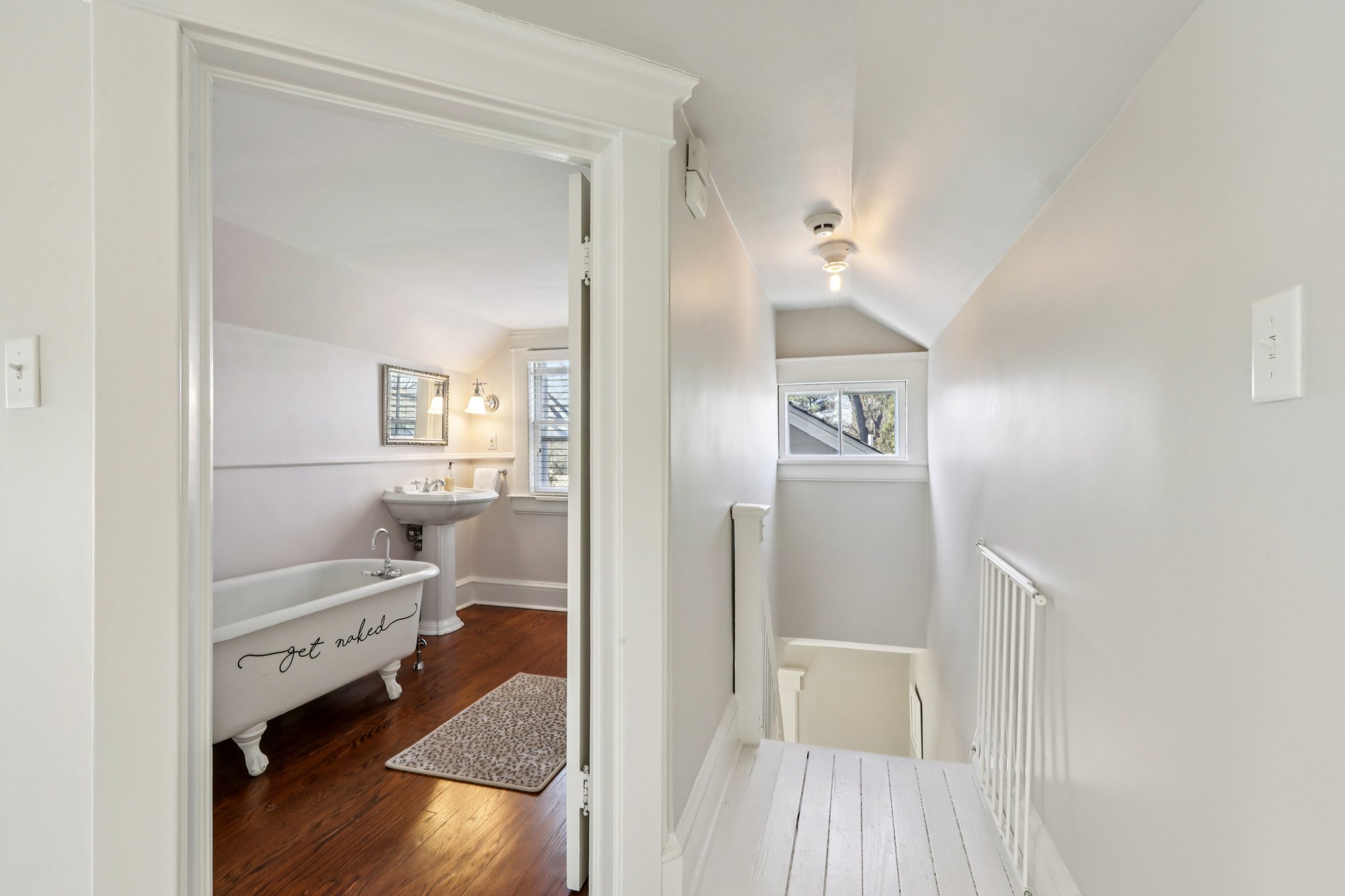 Crest Rd-S1003-094.jpg