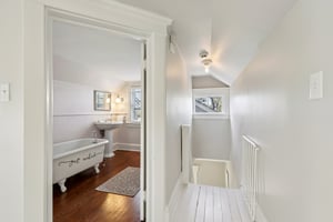 Crest Rd-S1003-094.jpg