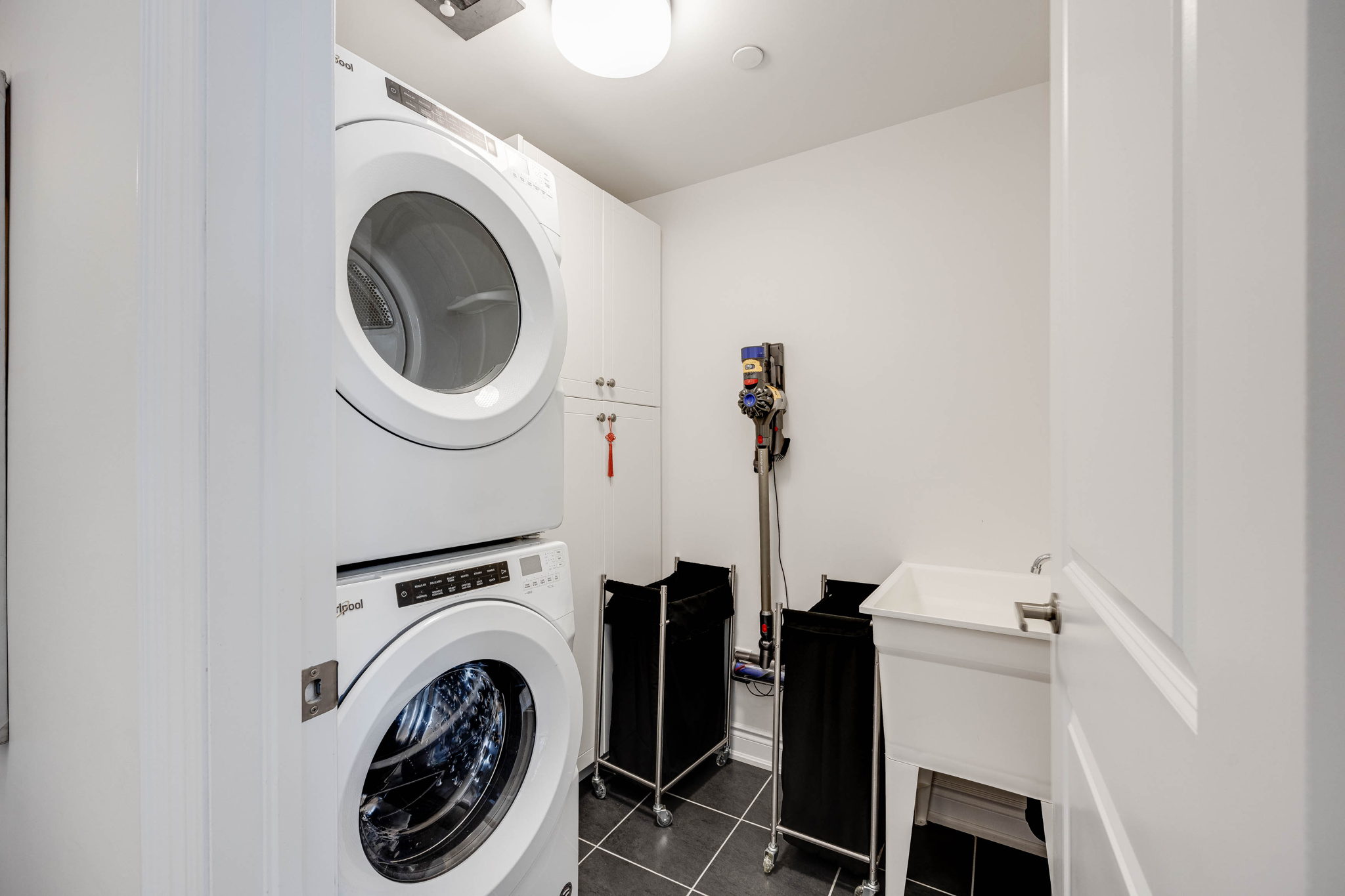 Toronto property showcase — delivered property photograph 38