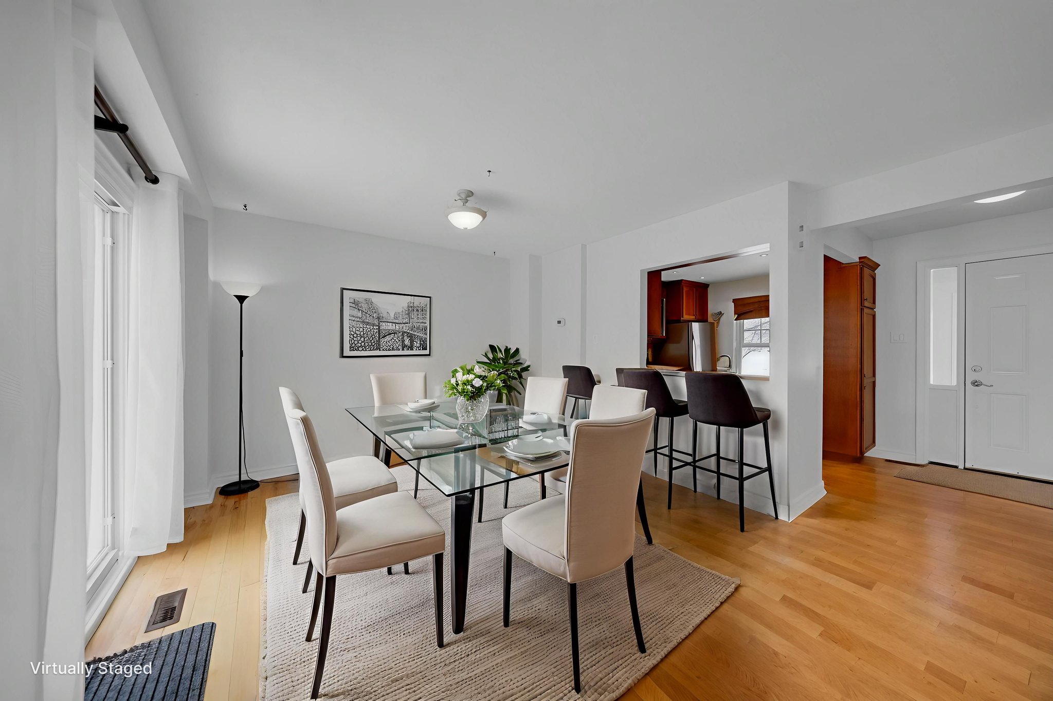 DSC00732 virtually staged.jpeg